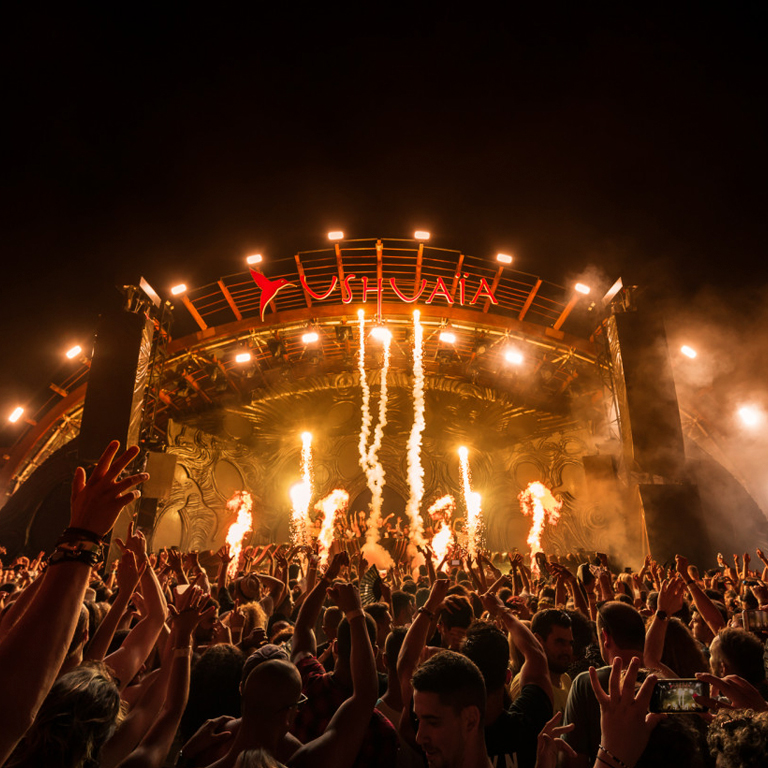 Ushuaïa Closing Party Fever