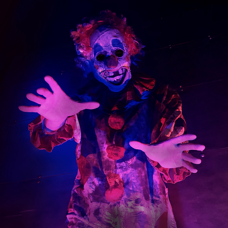 clown scary maze game